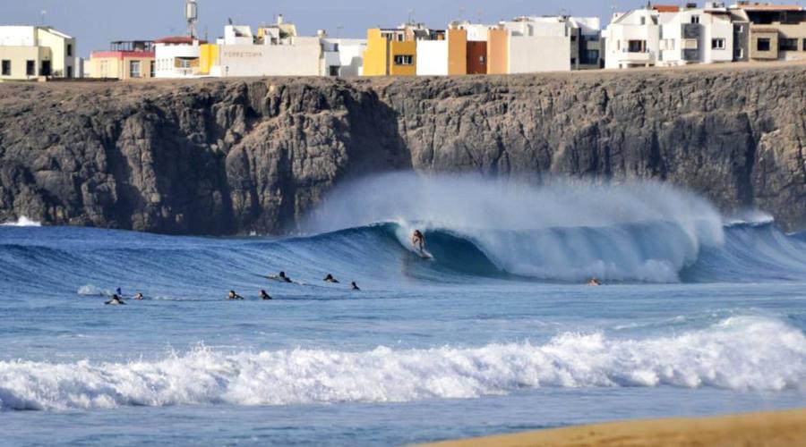 Was man im Winter in Corralejo machen kann: Strände, Surfen und Aktivitäten im Freien Surfing Colors Corralejo Was man im Winter in Corralejo machen kann: Strände, Surfen und Aktivitäten im Freien Surfing Colors Corralejo
